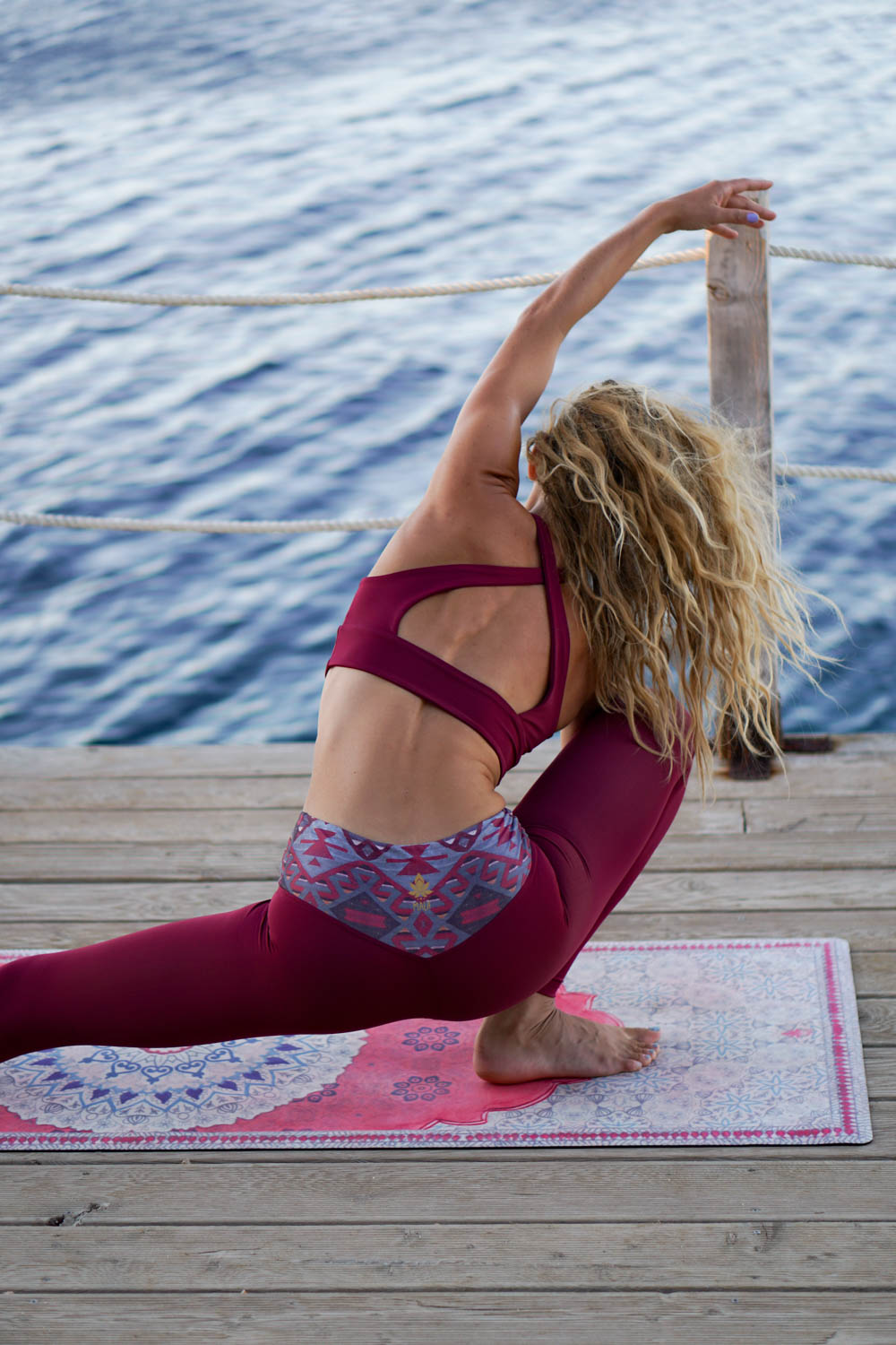 Mala Yoga-Oberteil Helix Ruby Red