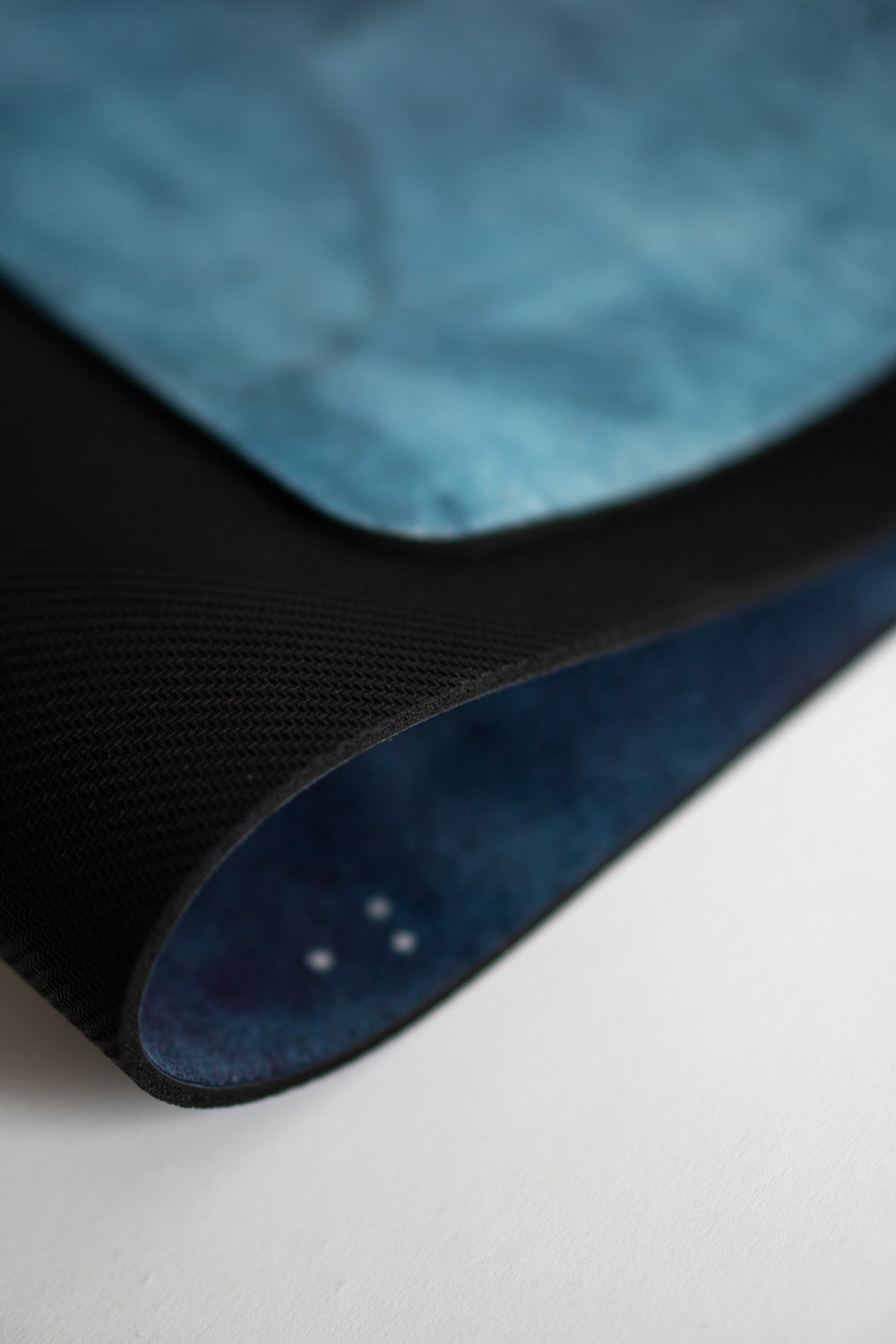 Kinder Yogamatte von MALA im Design Night Sky mit Mond und Wolken in Wasserfarben