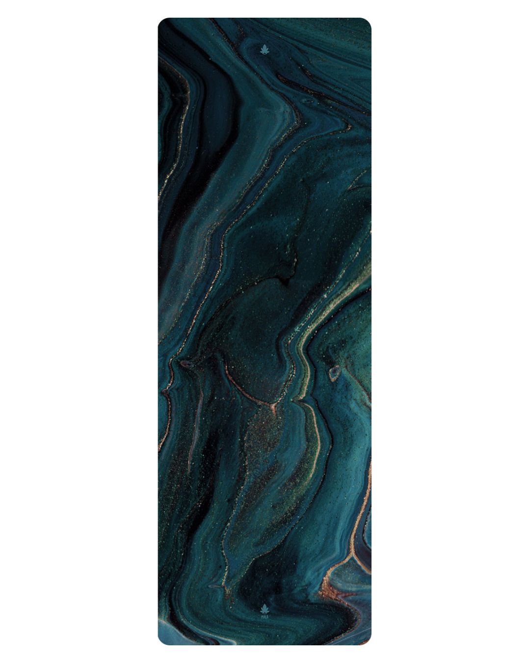 2-in-1-Yogamatte und Handtuch von MALA Yoga im Design Emerald Swirl in Edelstein Optik in den Farben grün und gold. Design im Acrylpouring Verfahren hergestellt.